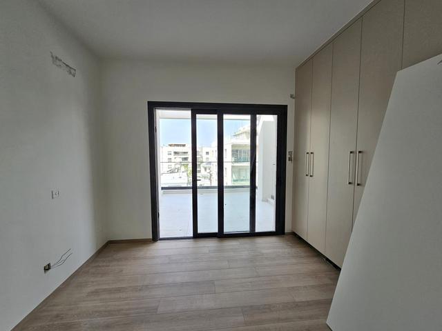 New 3-bedroom penthouse in Limassol №153683: https://dom.com.cy/en/catalog/rent/153683/ (dom.com.cy)