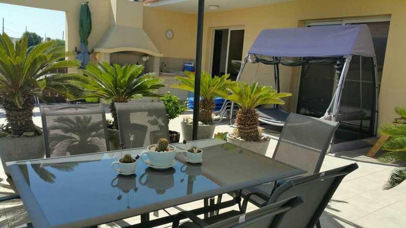 2-bedroom penthouse to rent: https://www.bazaraki.com/adv/5762270_2-bedroom-penthouse-to-rent (www.bazaraki.com)