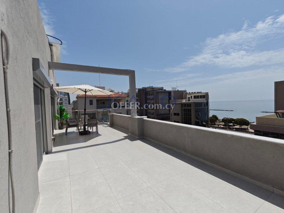 Stunning Penthouse Apartment with Sea View in Neapolis: https://www.offer.com.cy/en/stunning-penthouse-apartment-with-sea-view-in-neapolis/21-816786/ (www.offer.com.cy)