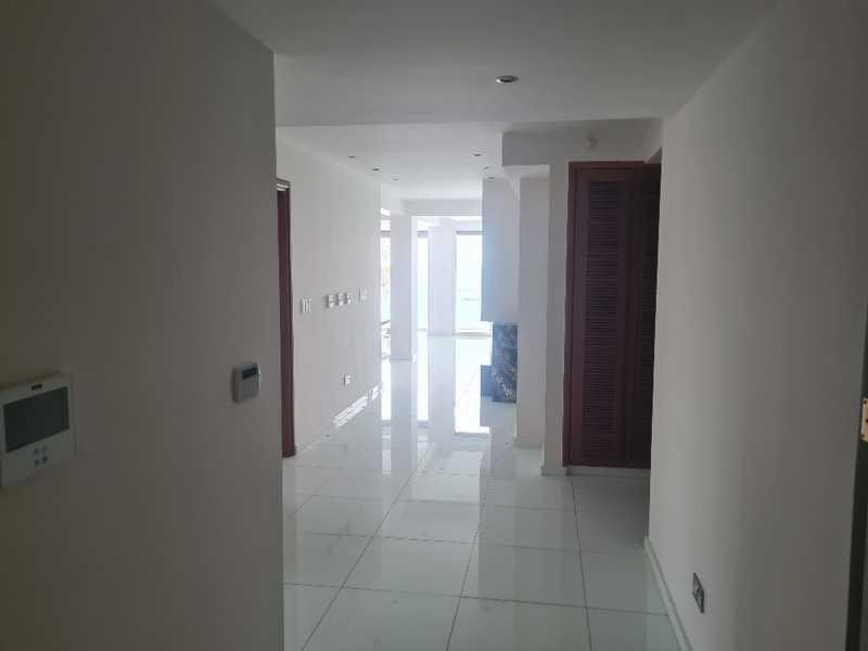 5-bedroom apartment to rent: https://www.bazaraki.com/adv/5795792_5-bedroom-apartment-to-rent (www.bazaraki.com)