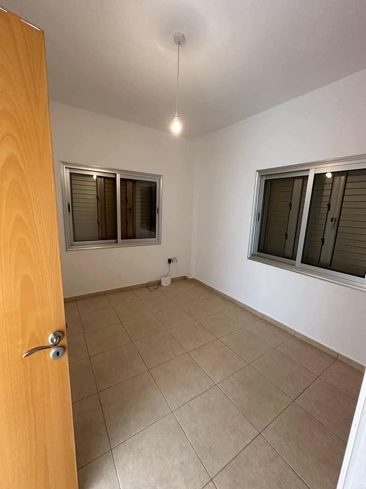 House for rent
1400 negotiable 
1 deposite 
In Episkopi 
3 bedrooms 1 open kitchen big baranda sea g: https://www.facebook.com/marketplace/item/1070942791624263 (www.facebook.com)