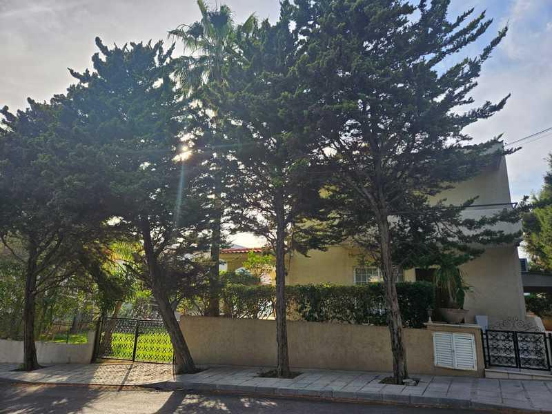 4-bedroom detached house to rent: https://www.bazaraki.com/adv/5786553_4-bedroom-detached-house-to-rent (www.bazaraki.com)