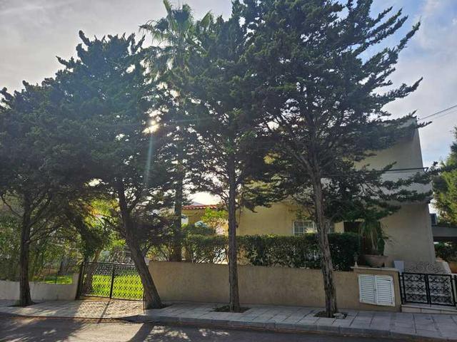 4-bedroom detached house to rent: https://www.bazaraki.com/adv/5786553_4-bedroom-detached-house-to-rent (www.bazaraki.com)