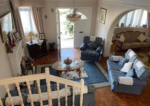 4 bedroom house: https://www.facebook.com/marketplace/item/696546582874063 (www.facebook.com)