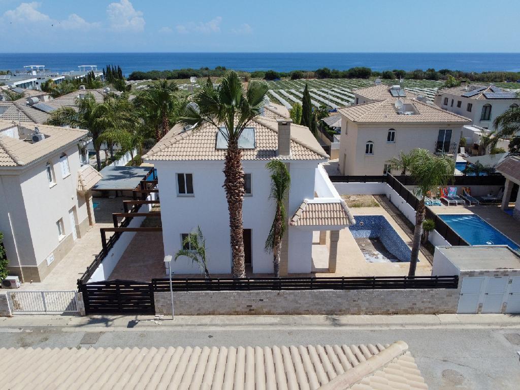 3 Bedroom Detached House For Sale: https://www.zyprus.com/property/39395/3-bedrooms-house-detached-house-in-kapparis-paralimni-famagusta (www.zyprus.com)