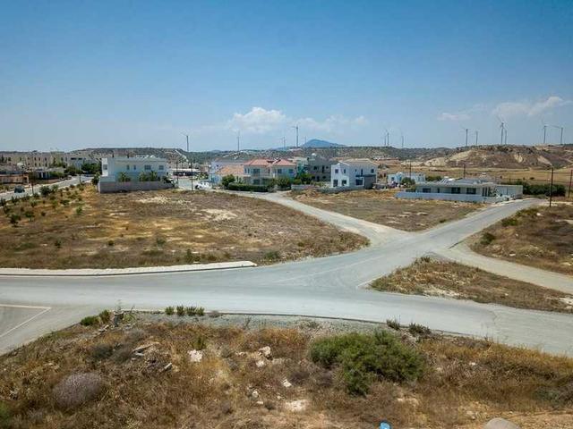 Residential land 4348 m²: https://www.bazaraki.com/adv/5798194_residential-land-4348-m2 (www.bazaraki.com)