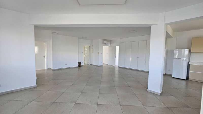 3-bedroom penthouse to rent: https://www.bazaraki.com/adv/5797210_3-bedroom-penthouse-to-rent (www.bazaraki.com)