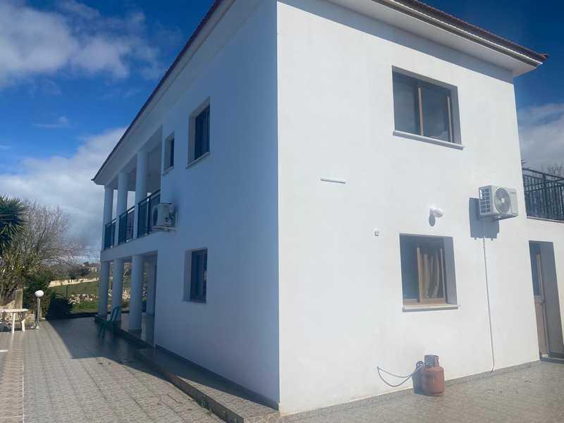 4-bedroom villa to rent: https://www.bazaraki.com/adv/5787886_4-bedroom-villa-to-rent (www.bazaraki.com)