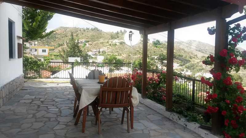 2-bedroom semi-detached to rent: https://www.bazaraki.com/adv/5786635_2-bedroom-semi-detached-to-rent (www.bazaraki.com)