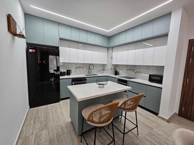 3-bedroom penthouse to rent: https://www.bazaraki.com/adv/5797134_3-bedroom-penthouse-to-rent (www.bazaraki.com)