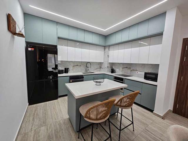 3-bedroom penthouse to rent: https://www.bazaraki.com/adv/5797134_3-bedroom-penthouse-to-rent (www.bazaraki.com)
