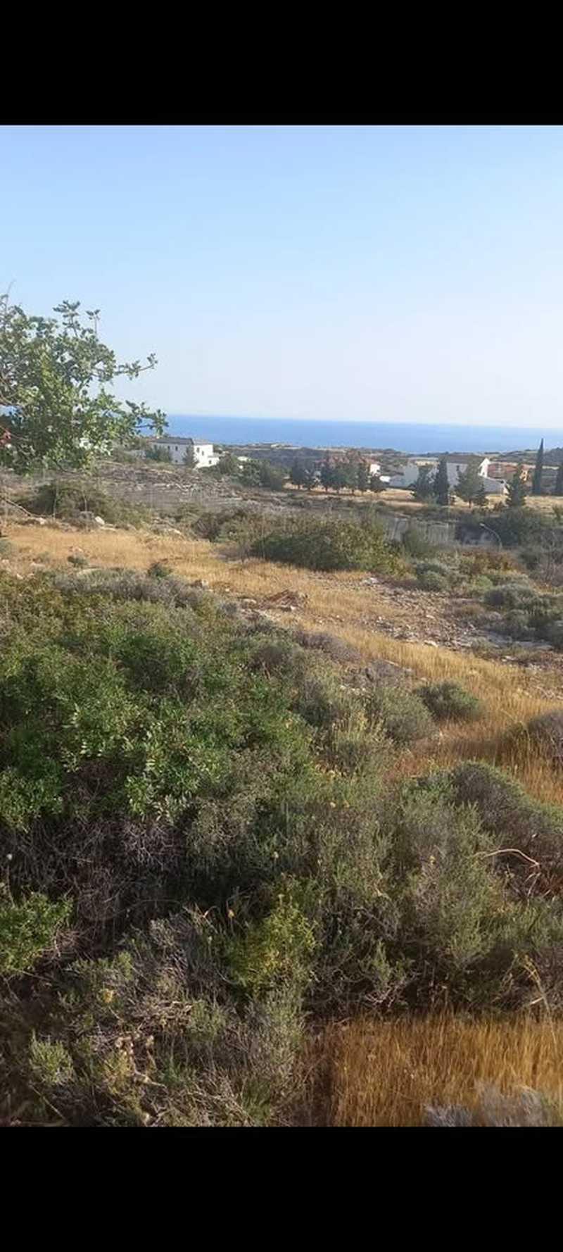 Residential land 2000 m²: https://www.bazaraki.com/adv/5788492_residential-land-2000-m2 (www.bazaraki.com)