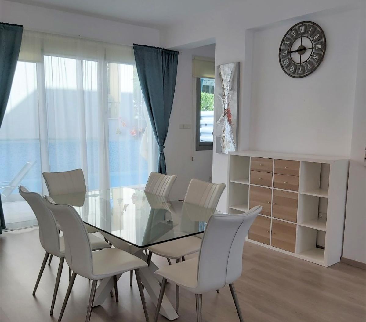 4-bedroom villa in Limassol №151924: https://dom.com.cy/en/catalog/rent/151924/ (dom.com.cy)