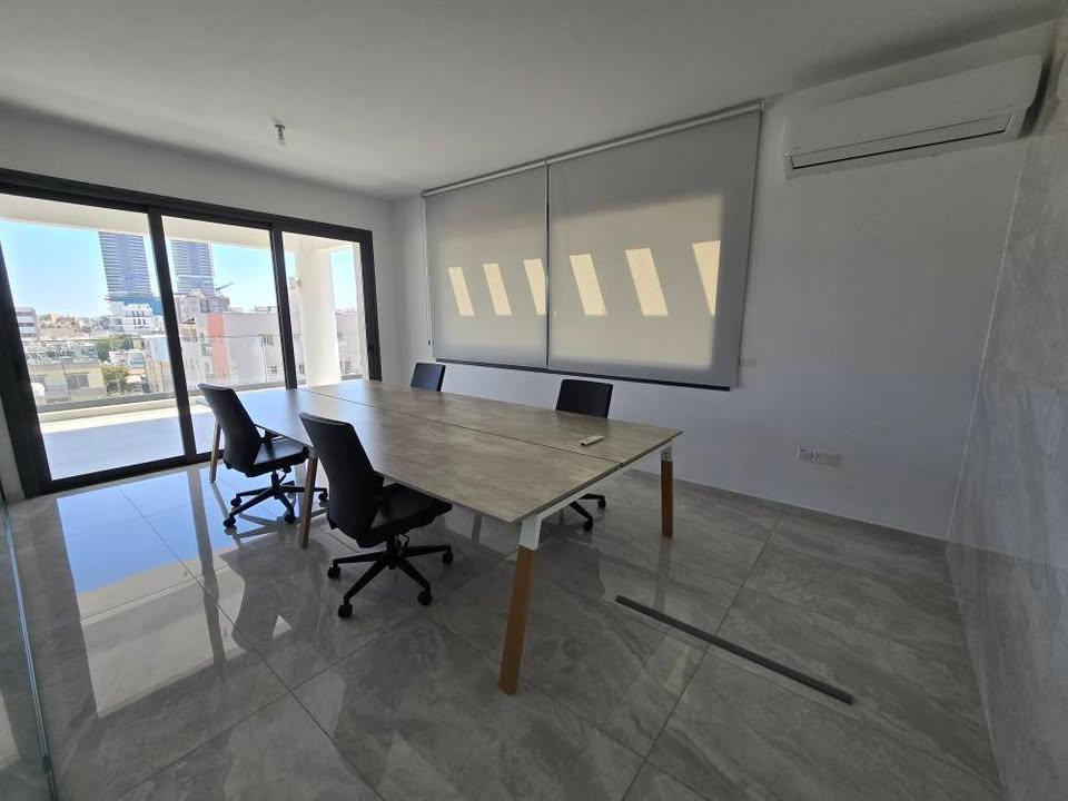 Office: https://www.facebook.com/marketplace/item/2148563185601609 (www.facebook.com)