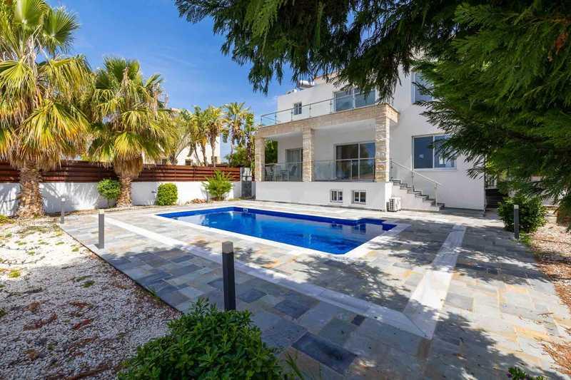 5-bedroom detached house for sale: https://www.bazaraki.com/adv/5791253_5-bedroom-detached-house-for-sale (www.bazaraki.com)