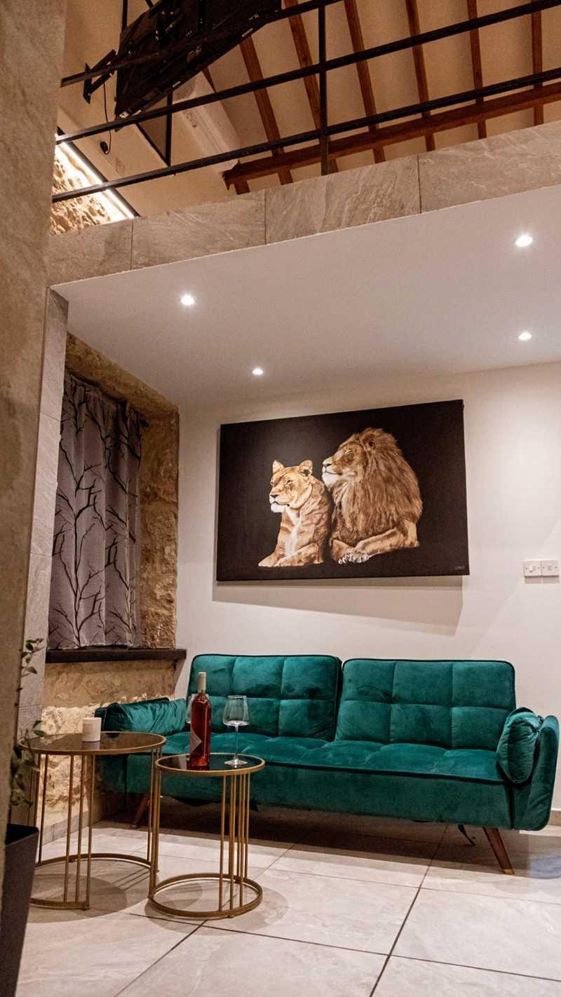 Sente loft suite: https://www.bazaraki.com/adv/5794452_sente-loft-suite (www.bazaraki.com)