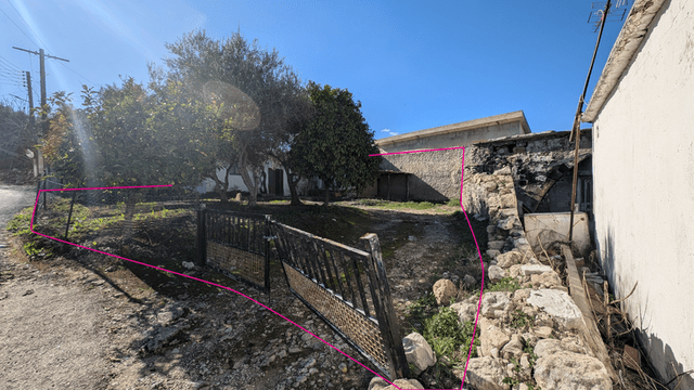 Residential land 100 m²: https://www.bazaraki.com/adv/5788690_residential-land-100-m2 (www.bazaraki.com)