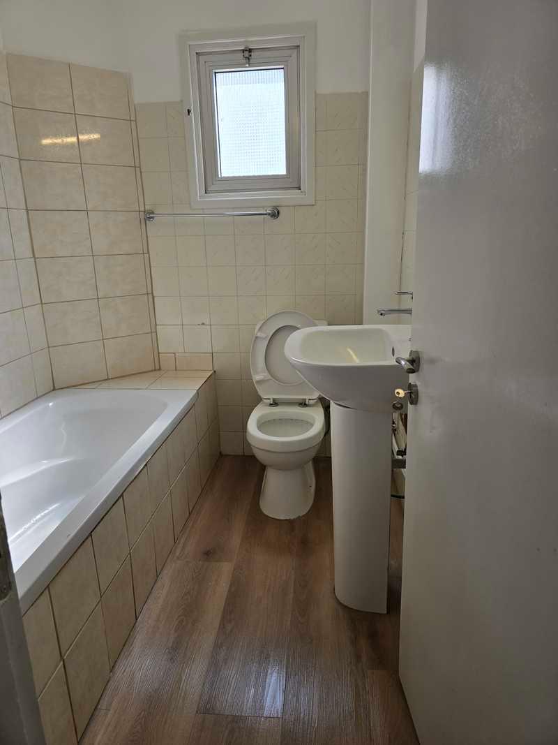 3-bedroom apartment to rent: https://www.bazaraki.com/adv/5791515_3-bedroom-apartment-to-rent (www.bazaraki.com)