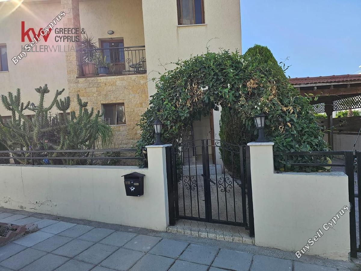 3 Bedroom Semi-detached house to rent in Faneromeni, Larnaca: https://www.buysellcyprus.com/property-for-rent/larnaca/faneromeni/3-bed-semi-detached-house-to-rent-faneromeni-larnaca-1800356.html (www.buysellcyprus.com)