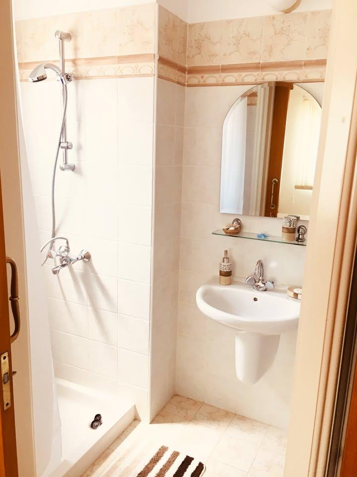 2 Beds 2 Baths Apartment/condo: https://www.facebook.com/marketplace/item/1591503301806700 (www.facebook.com)