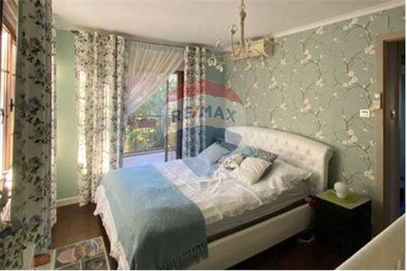 4-bedroom villa for sale: https://www.bazaraki.com/adv/5797868_4-bedroom-villa-for-sale (www.bazaraki.com)