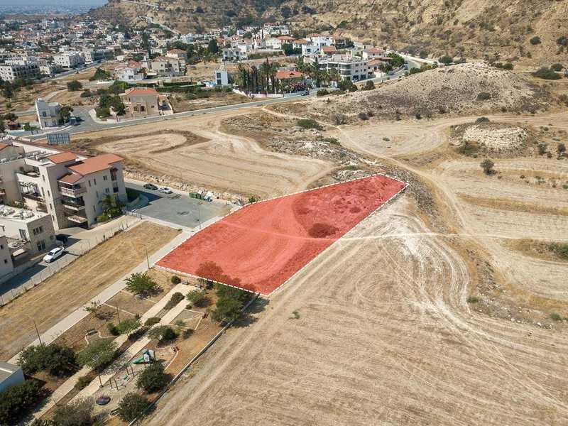 Residential land 1403 m²: https://www.bazaraki.com/adv/5798379_residential-land-1403-m2 (www.bazaraki.com)
