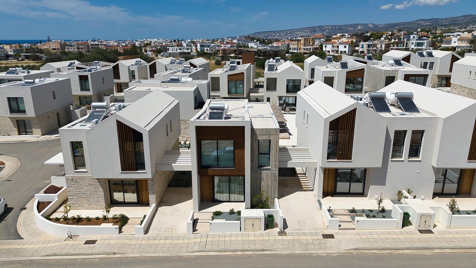 3-bedroom flat in Paphos №153865: https://dom.com.cy/en/catalog/rent/153865/ (dom.com.cy)