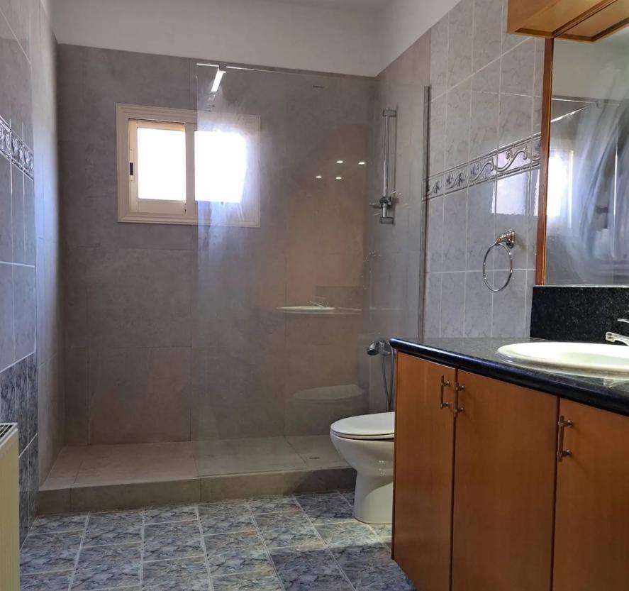4-bedroom house in Limassol №153459: https://dom.com.cy/en/catalog/rent/153459/ (dom.com.cy)