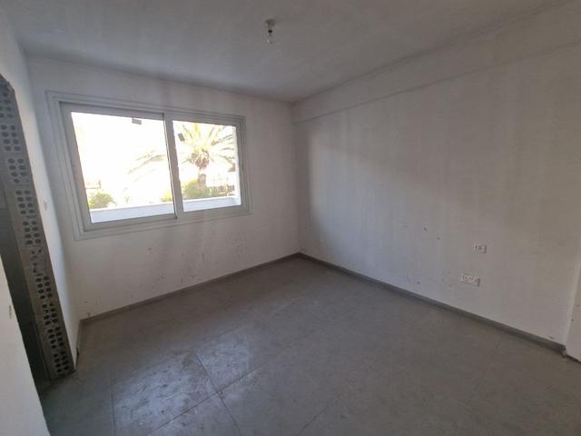 New 2-bedroom flat in Larnaca № 153920: https://dom.com.cy/en/catalog/sale/153920/ (dom.com.cy)