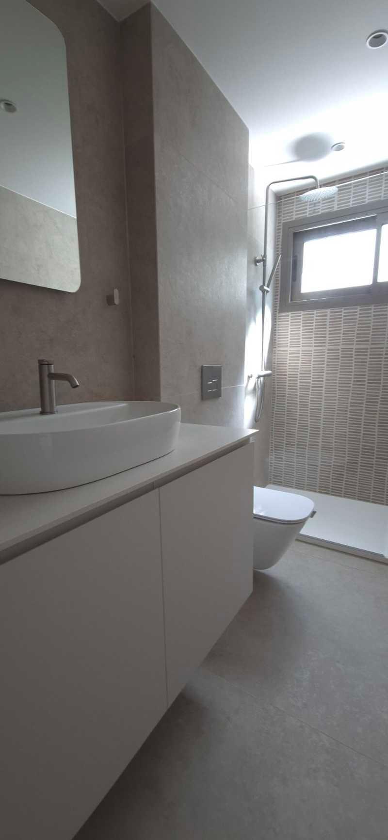 2-bedroom apartment to rent: https://www.bazaraki.com/adv/5759389_2-bedroom-apartment-to-rent (www.bazaraki.com)