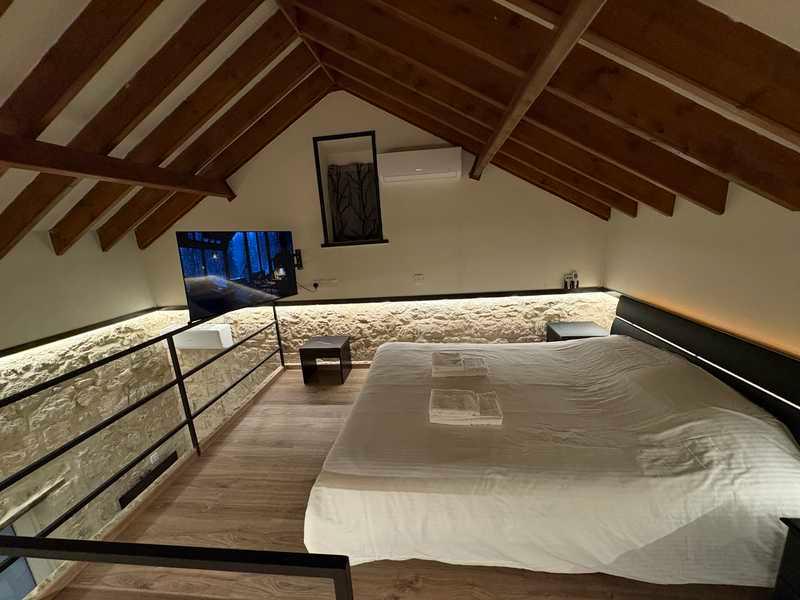 Sente loft suite: https://www.bazaraki.com/adv/5794452_sente-loft-suite (www.bazaraki.com)