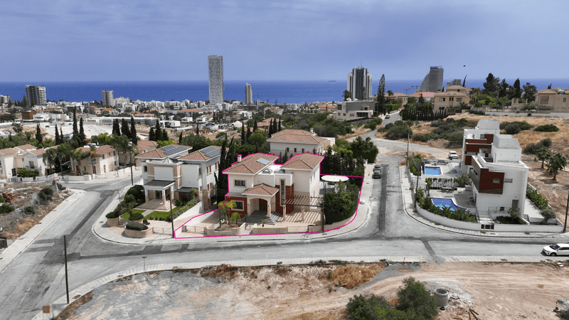 5-bedroom detached house for sale: https://www.bazaraki.com/adv/5798576_5-bedroom-detached-house-for-sale (www.bazaraki.com)
