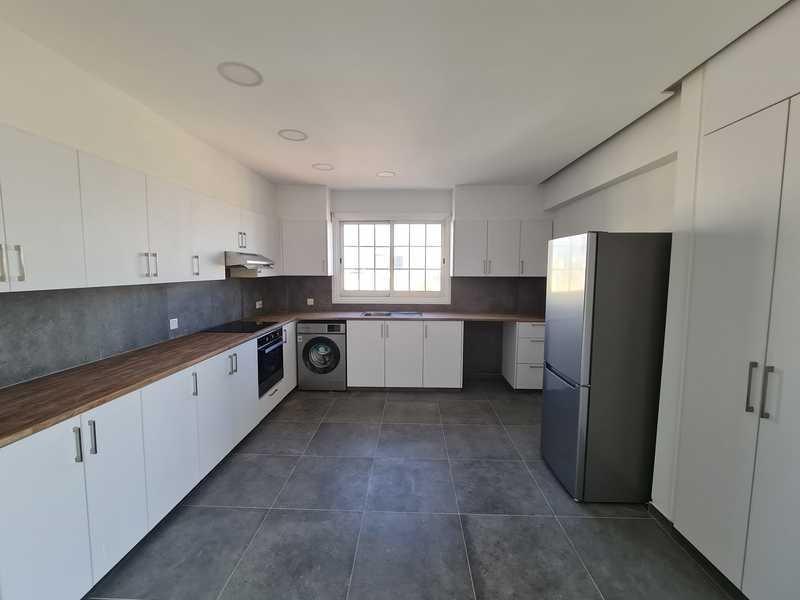 2 Beds 1 Bath Apartment/condo: https://www.facebook.com/marketplace/item/1209469877551850 (www.facebook.com)