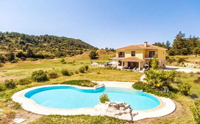5-bedroom villa for sale: https://www.bazaraki.com/adv/5795342_5-bedroom-villa-for-sale (www.bazaraki.com)