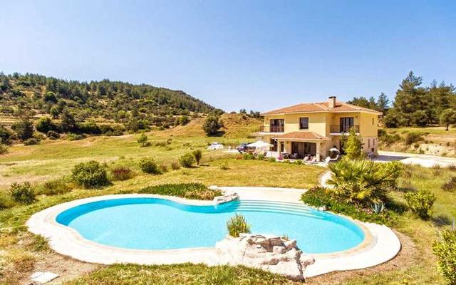 5-bedroom villa for sale: https://www.bazaraki.com/adv/5795342_5-bedroom-villa-for-sale (www.bazaraki.com)