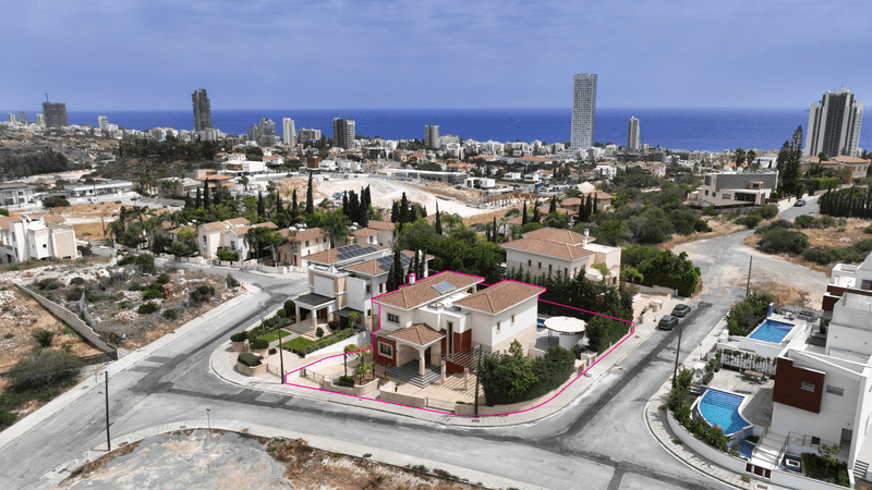 5-bedroom detached house for sale: https://www.bazaraki.com/adv/5798576_5-bedroom-detached-house-for-sale (www.bazaraki.com)