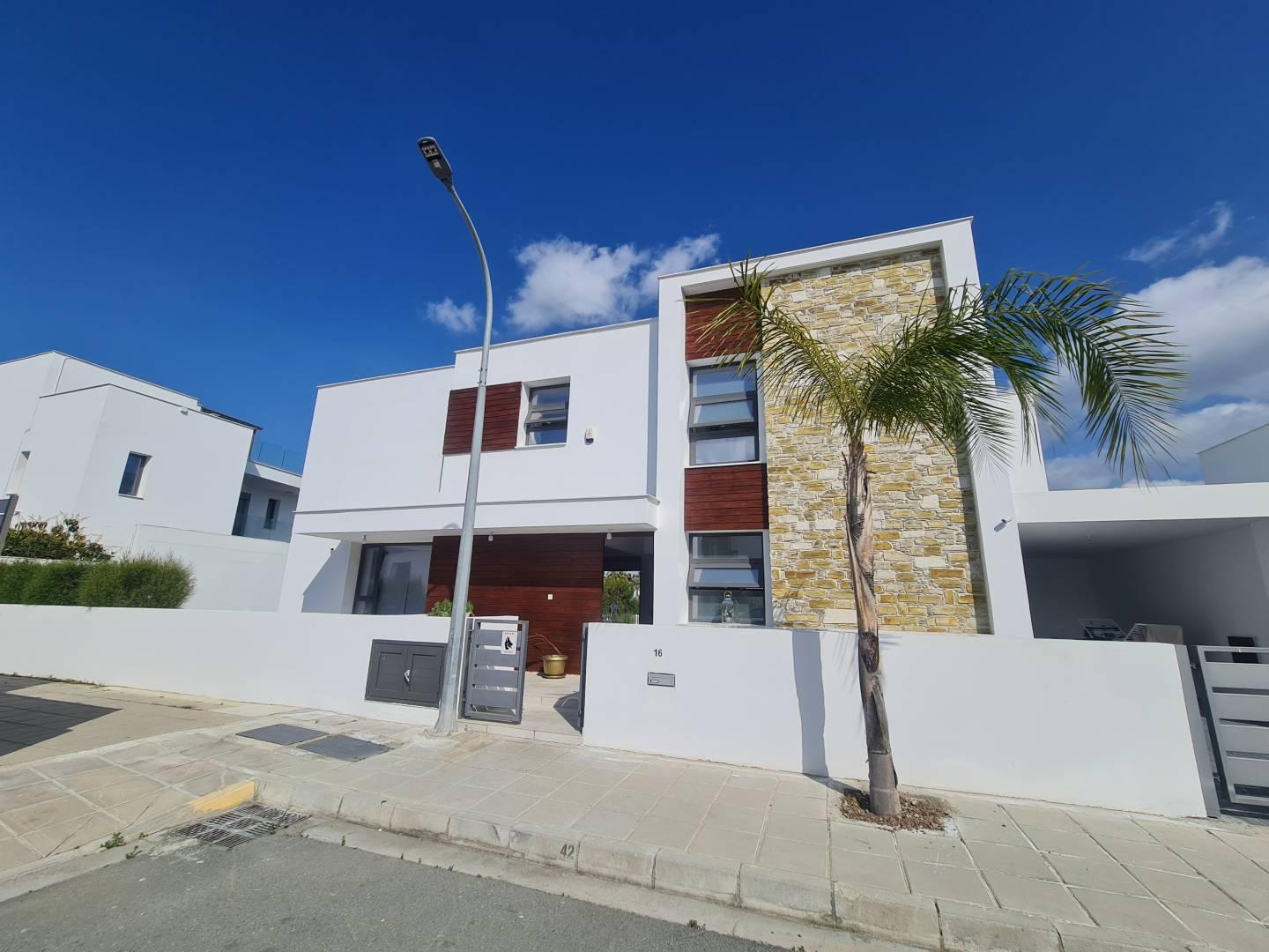 New 4-bedroom villa in Larnaca №153333: https://dom.com.cy/en/catalog/rent/153333/ (dom.com.cy)