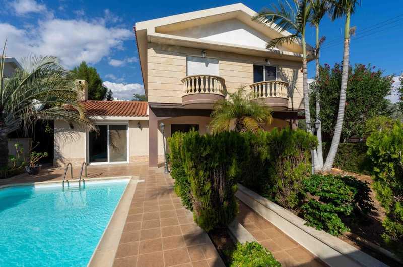 4-bedroom villa for sale: https://www.bazaraki.com/adv/5793706_4-bedroom-villa-for-sale (www.bazaraki.com)