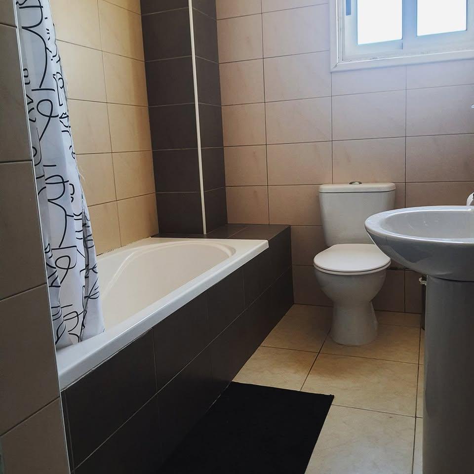 2 Beds 1 Bath Apartment/condo: https://www.facebook.com/marketplace/item/949516800468435 (www.facebook.com)