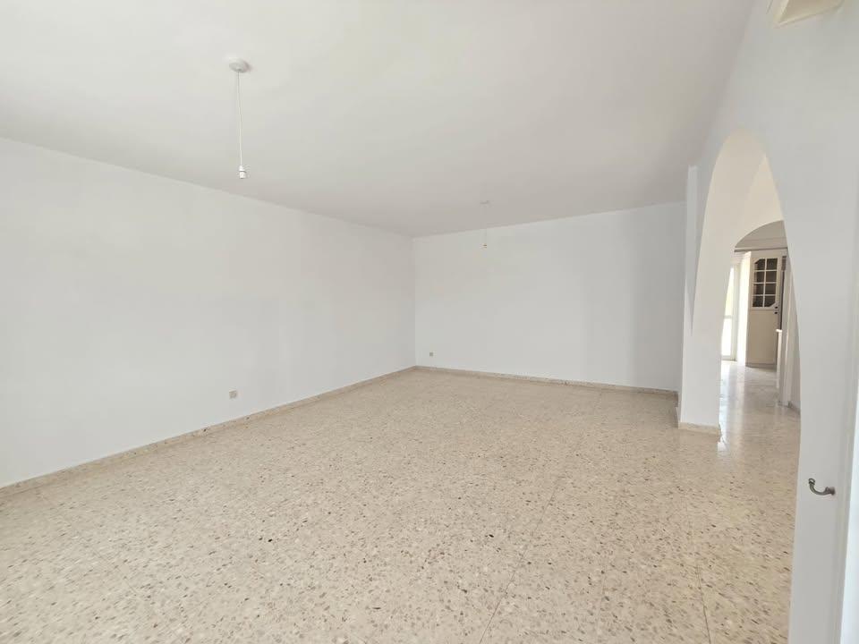 3 Beds 2 Baths House: https://www.facebook.com/marketplace/item/622762424144560 (www.facebook.com)