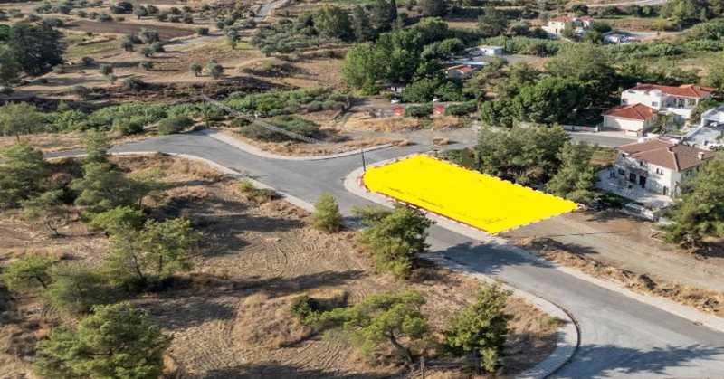 Residential land 693 m²: https://www.bazaraki.com/adv/5792240_residential-land-693-m2 (www.bazaraki.com)