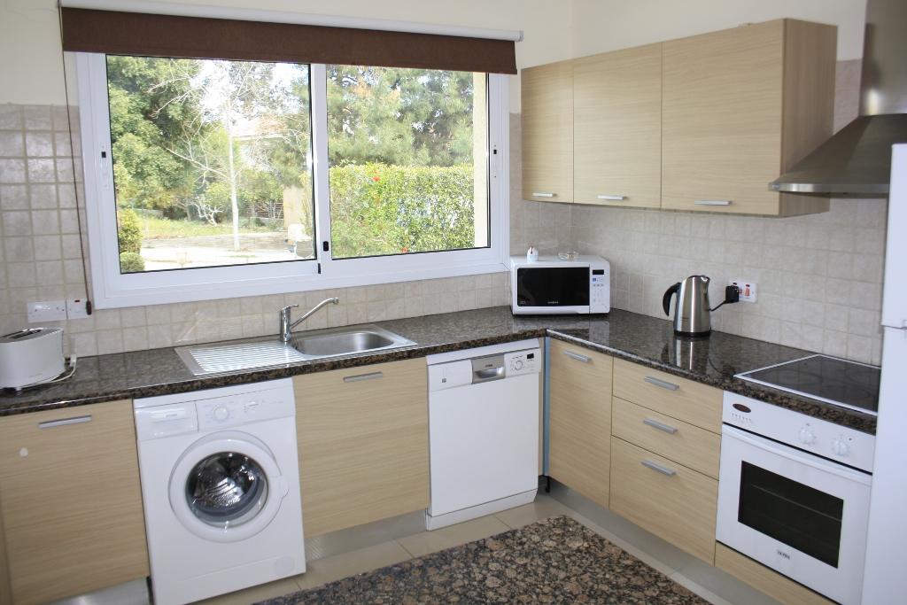 4-bedroom house in Limassol №152628: https://dom.com.cy/en/catalog/rent/152628/ (dom.com.cy)