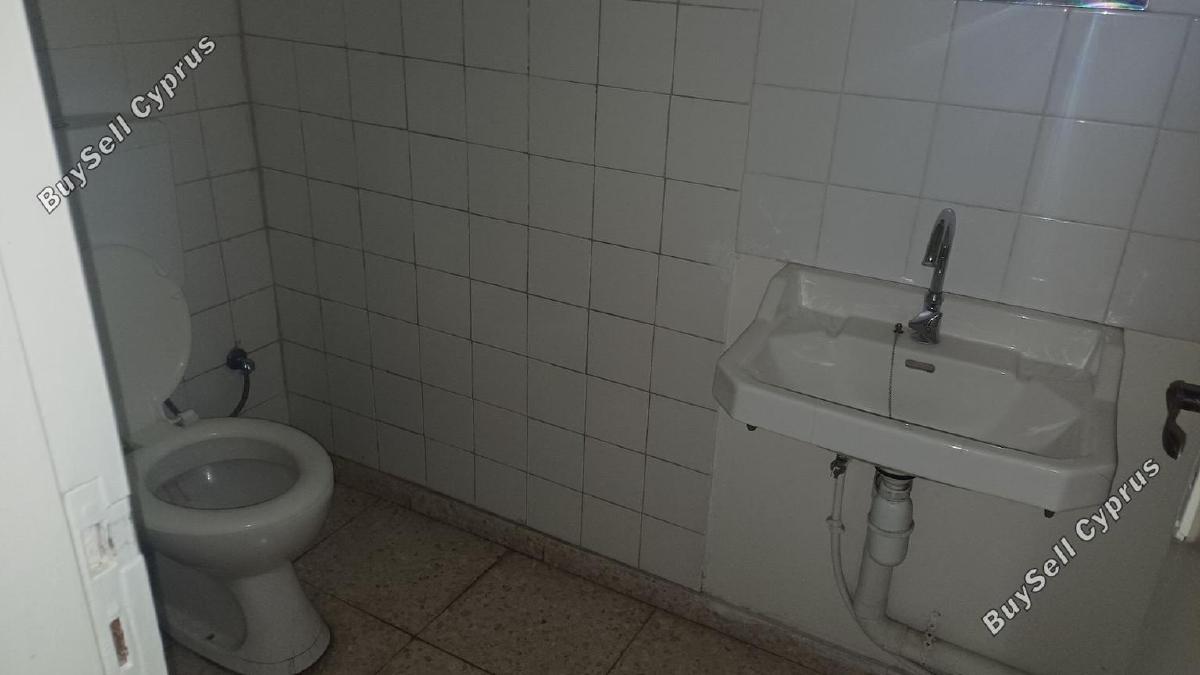Shop to rent in Platy Aglantzias, Nicosia: https://www.buysellcyprus.com/property-for-rent/nicosia/platy-aglantzias/shop-to-rent-platy-aglantzias-nicosia-1796706.html (www.buysellcyprus.com)