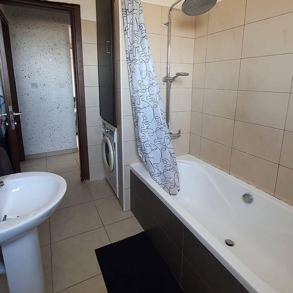2 Beds 1 Bath Apartment/condo: https://www.facebook.com/marketplace/item/949516800468435 (www.facebook.com)