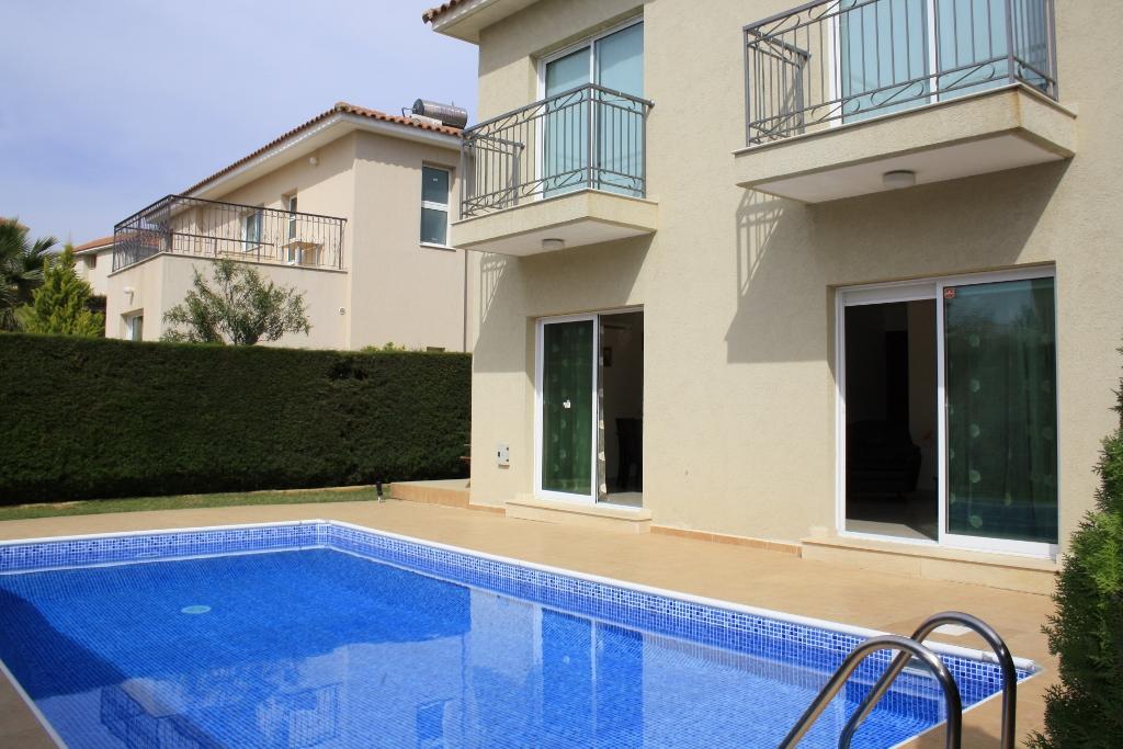 4-bedroom house in Limassol №152628: https://dom.com.cy/en/catalog/rent/152628/ (dom.com.cy)