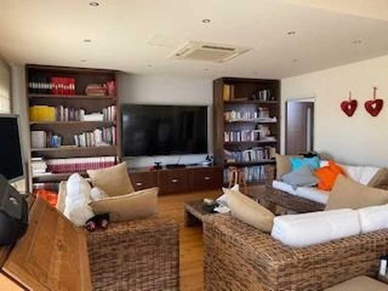 5-bedroom detached house for sale: https://www.bazaraki.com/adv/5794771_5-bedroom-detached-house-for-sale (www.bazaraki.com)