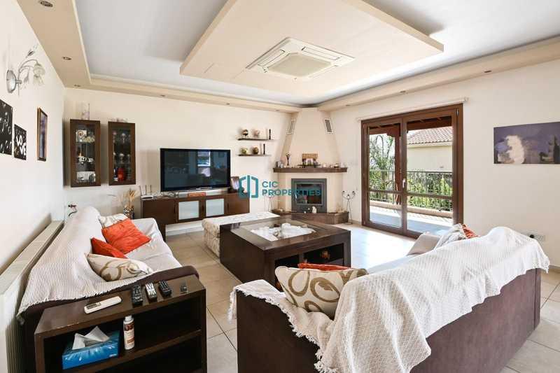 5-bedroom detached house for sale: https://www.bazaraki.com/adv/5788722_5-bedroom-detached-house-for-sale (www.bazaraki.com)
