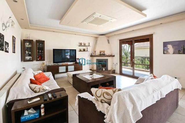 5-bedroom detached house for sale: https://www.bazaraki.com/adv/5788722_5-bedroom-detached-house-for-sale (www.bazaraki.com)