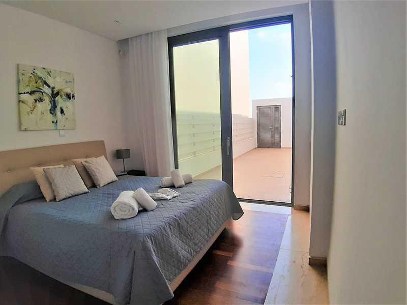 4-bedroom villa to rent: https://www.bazaraki.com/adv/5799360_4-bedroom-villa-to-rent (www.bazaraki.com)