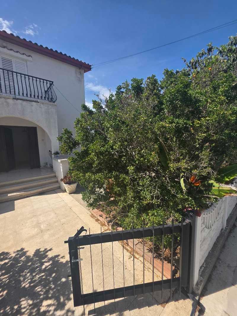 3-bedroom detached house to rent: https://www.bazaraki.com/adv/5792739_3-bedroom-detached-house-to-rent (www.bazaraki.com)